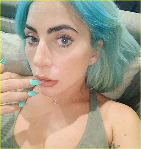 Lady Gaga Debuts Bright Blue Hair Look Ahead Of Mtv Vmas 2020 See Her