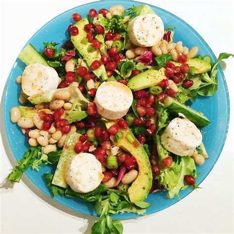 sarahs krisenherd instagram recipe salat mit ziegenkaese avocado und
