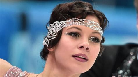 Best Beauty Looks From Olympic Skaters Makeup And Hairstyles Of Ice