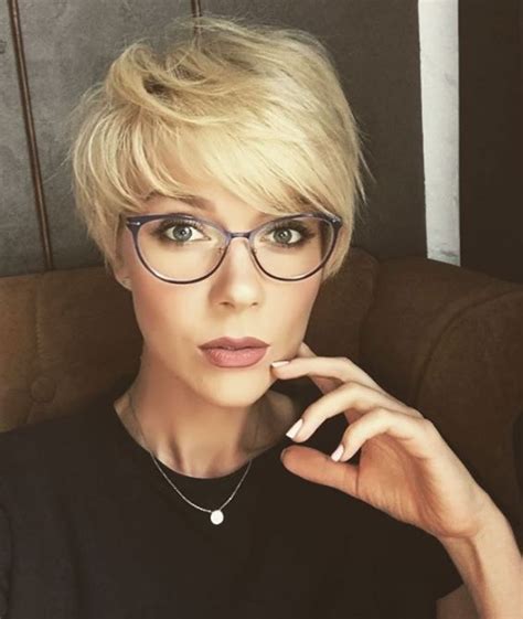 13x The Most Beautiful Hairstyles With Glasses Shortcut Woman