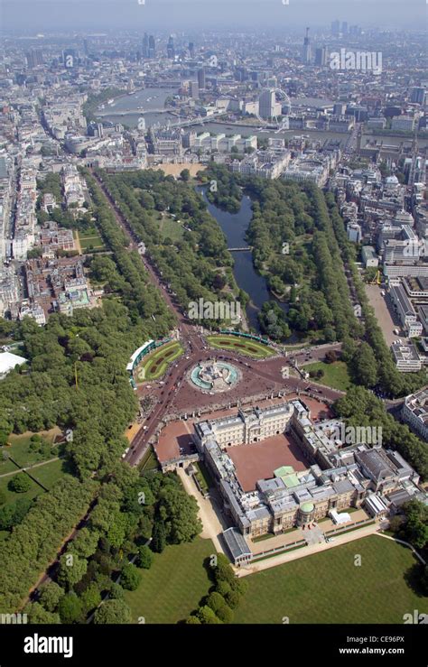 aerial image  buckingham palace gardens  palace