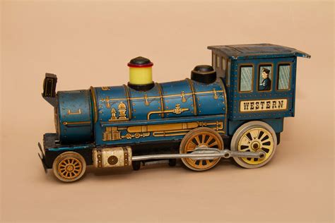 vintage western locomotive tin toy train engine japan battery powered love vintage