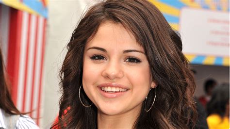 Latina Actress And Musician Selena Gomez From Disney S Wizards Of