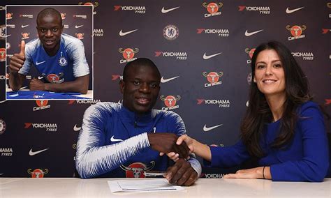 N Golo Kante Secures Five Year Deal With Chelsea Worth £290 000 A Week