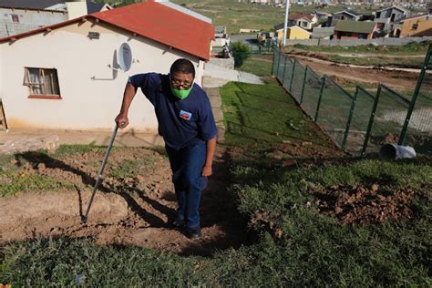 eastern cape family trapped   home