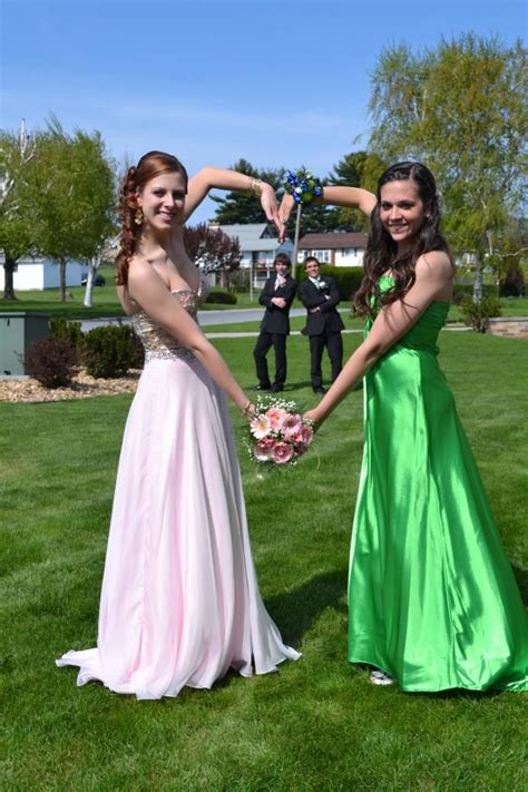 Pin By Meghan Frazier On Photo Ideas Prom Photoshoot Prom Picture