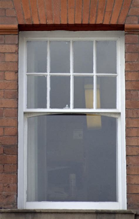 sash window    window sash