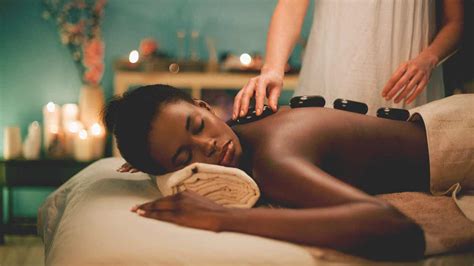 6 benefits of hot stone massage