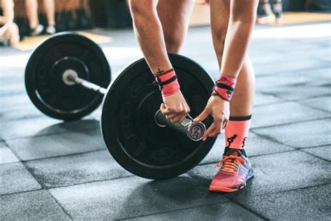8 reasons women need to lift heavy fitnessworx