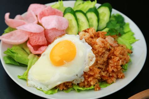 eat nasi goreng indonesias fried rice