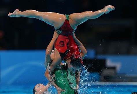 8 Amazing Pictures Of Synchronised Swimming From The Fina