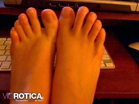 pictures of viorotica giving you some sexy foot fetish action coed cherry