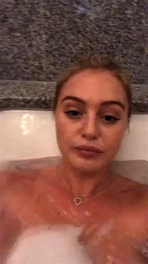 iskra lawrence nude and topless pics and leaked porn scandal planet