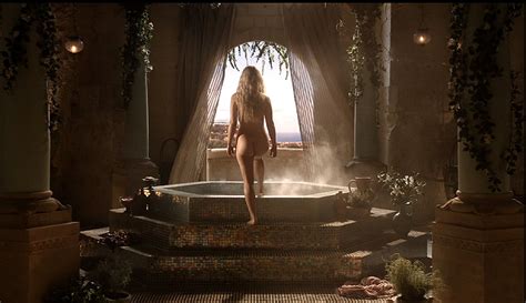 Emilia Clarke Nude Pics Página 2