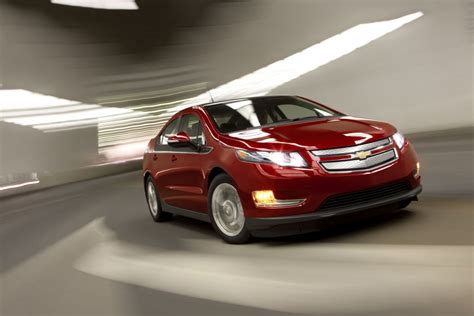 quick drive  chevrolet volt winding road magazine