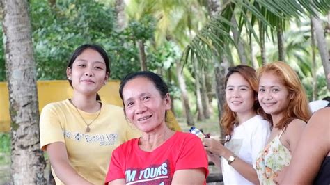 Новый год с филиппинскими девушками Наша филиппинская семья Youtube