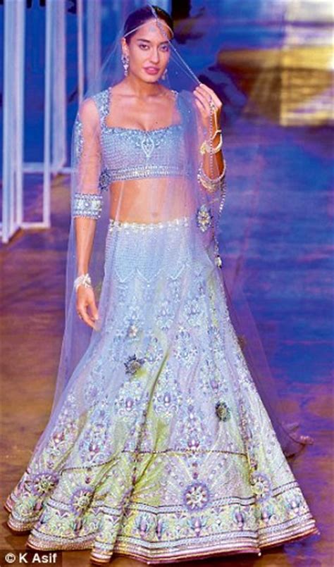 bridal india fashion week what a finale bridal carnival comes to an end with tarun tahiliani s