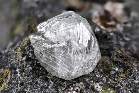quadrillion ton  diamonds  buried   earths crust earthcom