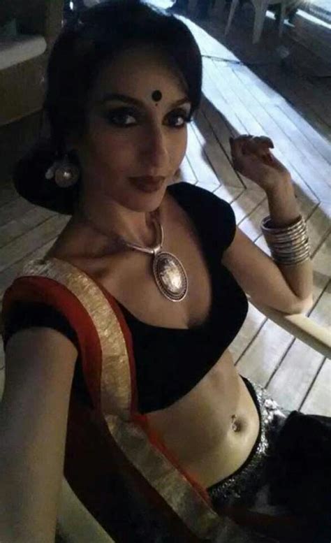 Nora Fatehi Smoking Hot Avtar Bollywood Actress Image