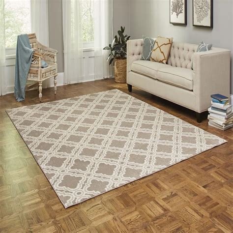 area rugs   decorate  small living room   ways  spruce