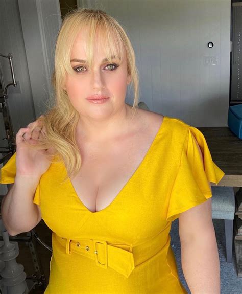 Rebel Wilson Shows Off Slim Waist Models Her Angles In Yellow Dress