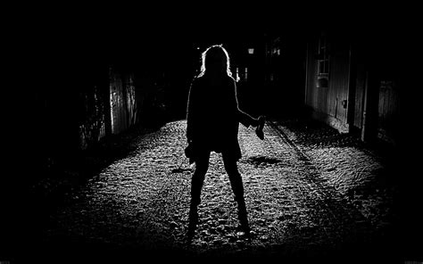 Ae59 Girl Silhouette Dark Street Scary Maybe