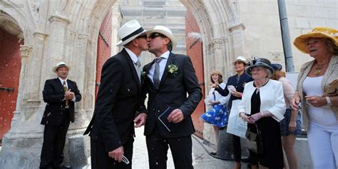 Célébrations De Mariages Gays Et Lesbiens Bordeaux Bien Au Dessus De