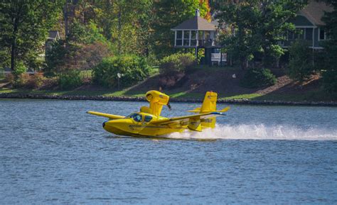 float plane counts   boat  boating