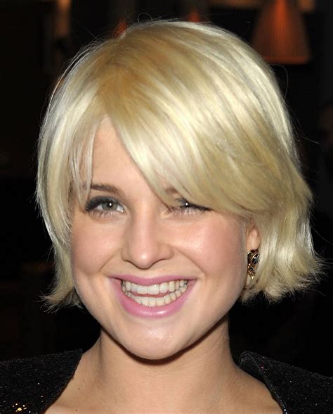 Short Blonde Straight Bob Hairstyles For Prom 2011 Trends