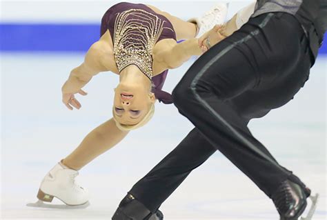 russian pairs lead ice dance at euro championships sports illustrated