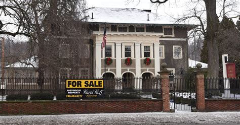 board  design halts sale  schultz mansion
