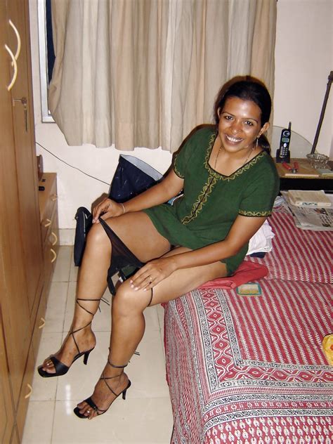 Hot Indian Aunty Rekha Mature Pussy Blowjob Photo Album