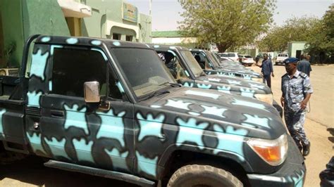 والي جنوب دارفور يعلن منح “حميدتي” سيارات لشرطة الولاية صحيفة الراكوبة