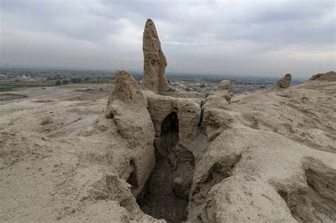 ruins   kandahar zorr shar founded  alexander  great