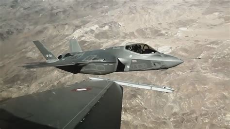Lockheed Martin F 35a Stealth Fighter First Aim 120 Amraam Youtube