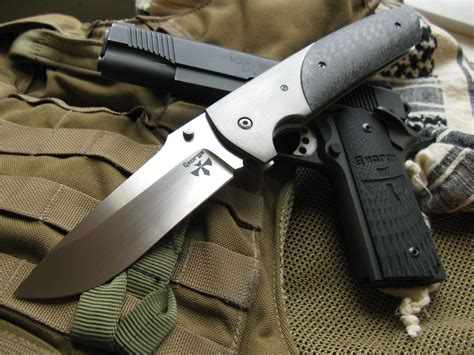 find   tactical knife survival life blog