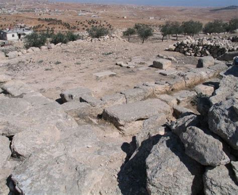 archaeologists discover building linked to king david near jerusalem