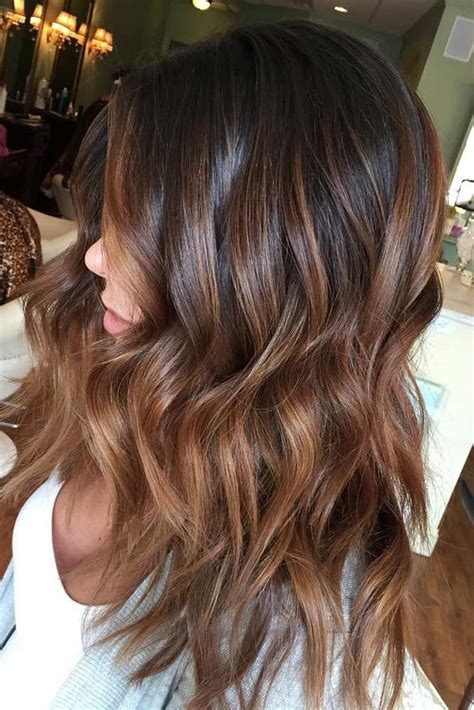 Dai capelli corti a quelli lunghi, fino alla copertura dei grigi: Balayage caramello: il colore da provare per i capelli castani (che