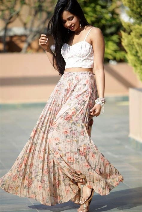 how to wear pleated skirts pretty designs