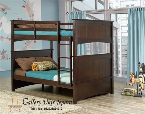 tempat tidur anak remaja tingkat ini dibuat dari bahan kayu jati yang