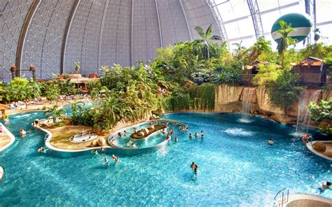 largest indoor water parks   world winning paradise