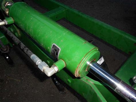 viewing  thread john deere hydraulic cylinder disassembly