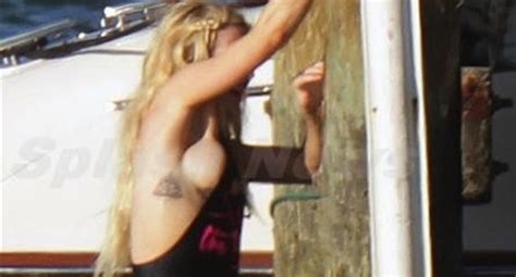 ellie goulding nude leaked photos naked body parts of