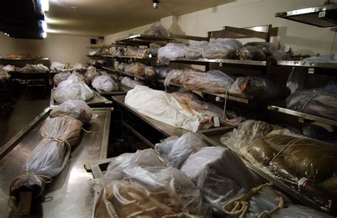 morgue de la acumula  cadaveres sin procesar univision  los angeles univision