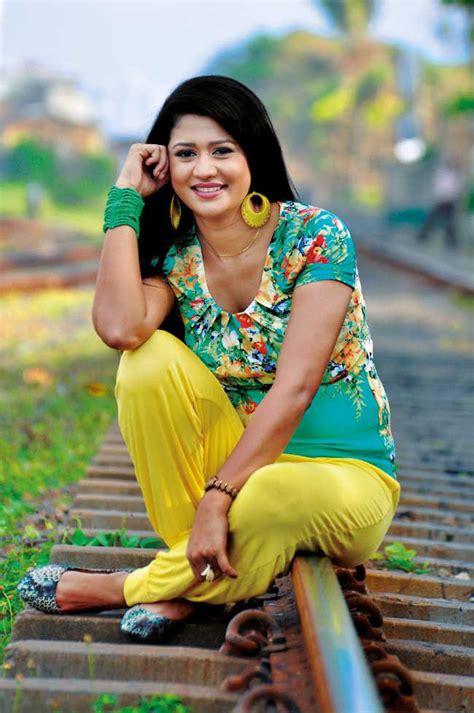 sri lankan sexy girls actress and modles ruwangi rathnayake sexy photos