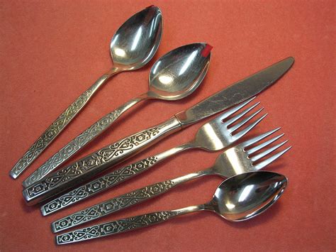 oneida spanish mood knife 2forks and3 spoons deluxe stainless flatware silverware