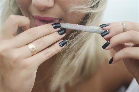 Learn To Pack Your Own Pre Roll With This Step By Step Guide — Hara Supply
