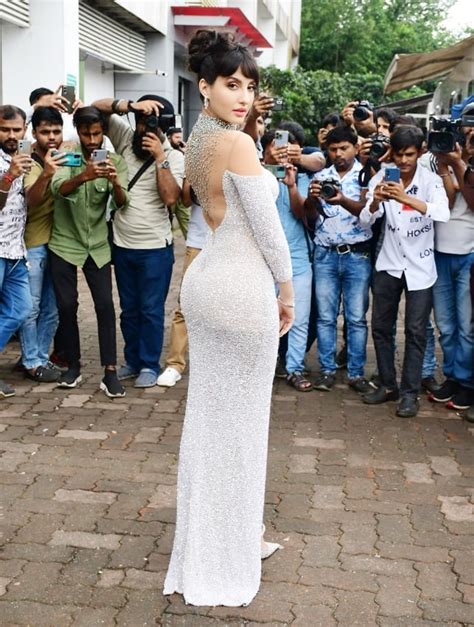 Nora Fatehi Sizzles Hard In Hot Silver Gown On Jhalak Dikhhla Jaa 10
