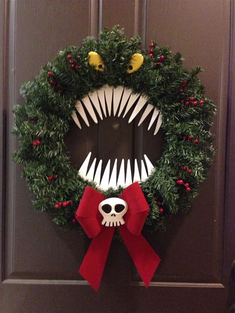 man eating wreath inspired   nightmare bef nightmare  christmas wreath