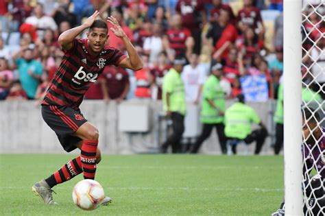 Time De Garotos Do Flamengo Domina O Macaé Mas Não Consegue Sair Do 0